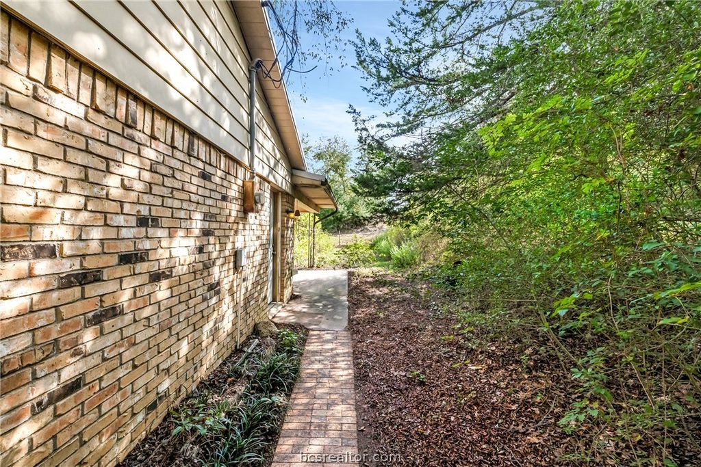 5209 Bucksnort Road, Franklin, TX 77856 — photo 4