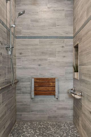 2037 Selby Avenue, Saint Paul, MN 55104