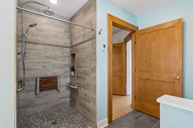 2037 Selby Avenue, Saint Paul, MN 55104