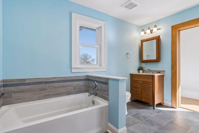 2037 Selby Avenue, Saint Paul, MN 55104