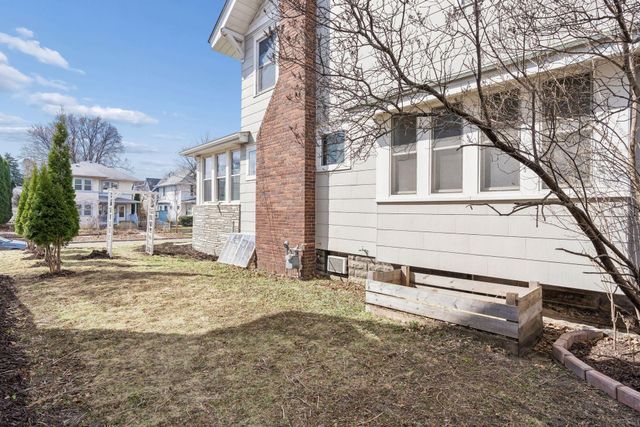 2037 Selby Avenue, Saint Paul, MN 55104