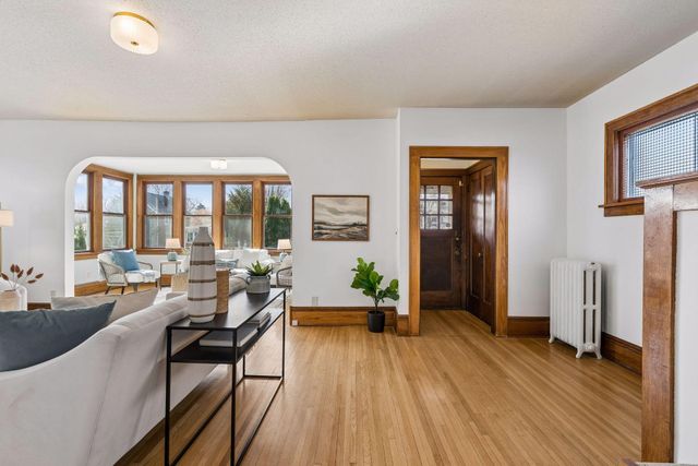 2037 Selby Avenue, Saint Paul, MN 55104