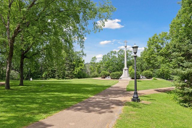 2037 Selby Avenue, Saint Paul, MN 55104