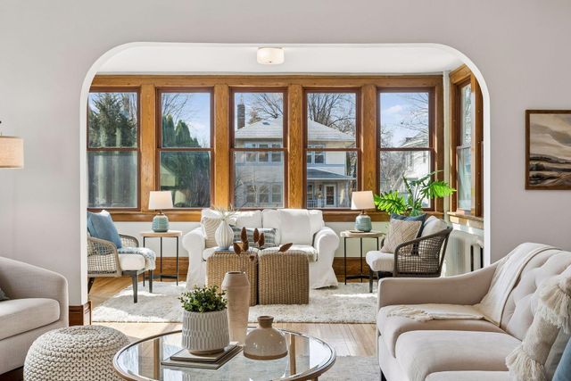 2037 Selby Avenue, Saint Paul, MN 55104