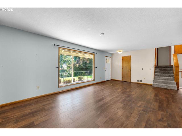 34100 Nw PACIFIC Hwy, La Center, WA 98629