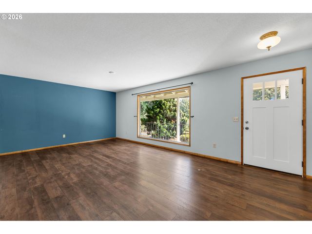 34100 Nw PACIFIC Hwy, La Center, WA 98629