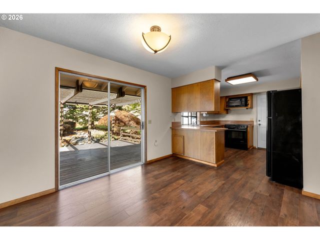 34100 Nw PACIFIC Hwy, La Center, WA 98629
