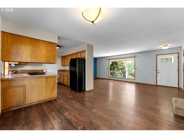 34100 Nw PACIFIC Hwy, La Center, WA 98629