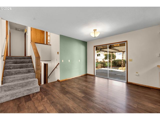 34100 Nw PACIFIC Hwy, La Center, WA 98629
