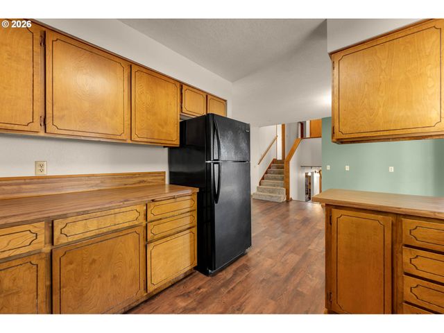 34100 Nw PACIFIC Hwy, La Center, WA 98629