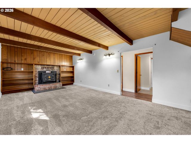 34100 Nw PACIFIC Hwy, La Center, WA 98629