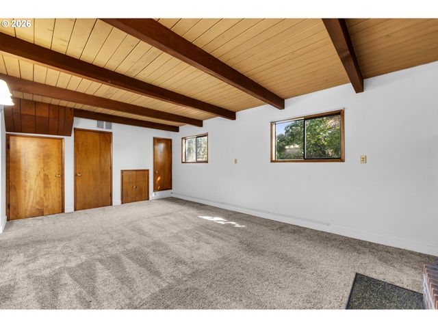 34100 Nw PACIFIC Hwy, La Center, WA 98629