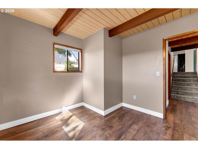 34100 Nw PACIFIC Hwy, La Center, WA 98629
