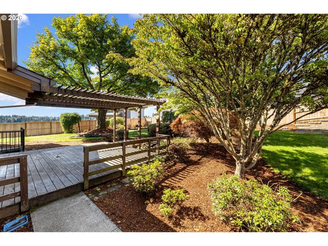 34100 Nw PACIFIC Hwy, La Center, WA 98629