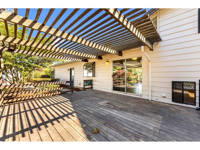 34100 Nw PACIFIC Hwy, La Center, WA 98629