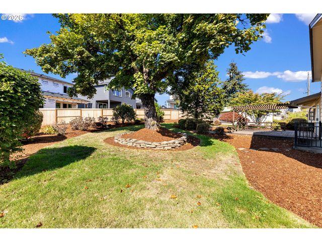 34100 Nw PACIFIC Hwy, La Center, WA 98629
