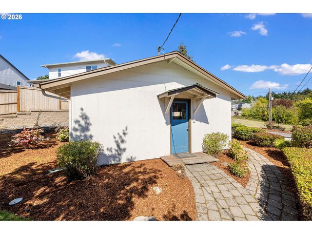 34100 Nw PACIFIC Hwy, La Center, WA 98629