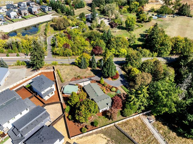 34100 Nw PACIFIC Hwy, La Center, WA 98629