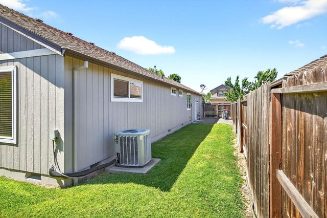 1041 Compton Way, Medford, OR 97501