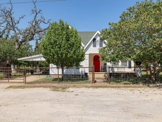 440 S East ST, Bertram, TX 78605