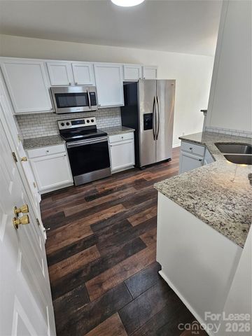 2016 Cindy Creek Lane, Charlotte, NC 28216