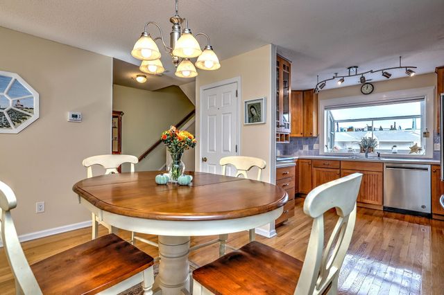 111 Cosey Beach Avenue APT 3, East Haven, CT 06512