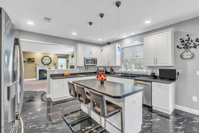 18 Rodeo Drive, Jackson, NJ 08527