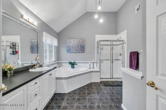 18 Rodeo Drive, Jackson, NJ 08527