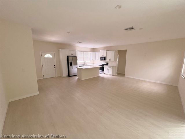 878 Durmon Avenue, Lake Placid, FL 33852