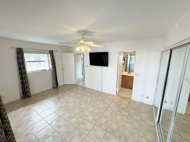 379 Saxony H, Delray Beach, FL 33446