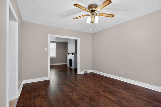 303 Reifert St, Bon Air, PA 15210