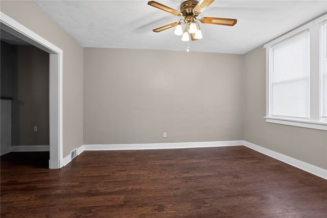 303 Reifert St, Bon Air, PA 15210