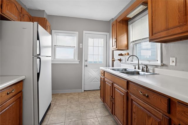 303 Reifert St, Bon Air, PA 15210