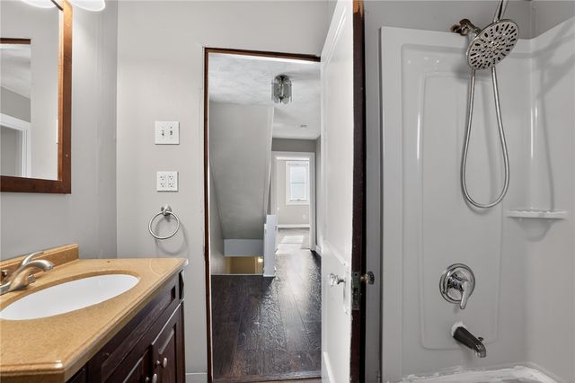 303 Reifert St, Bon Air, PA 15210