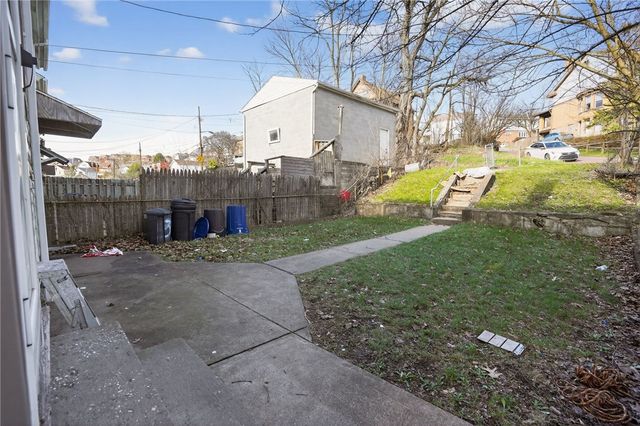 303 Reifert St, Bon Air, PA 15210