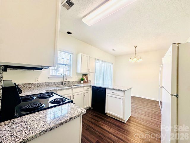 9201 Rotherham Lane, Charlotte, NC 28216