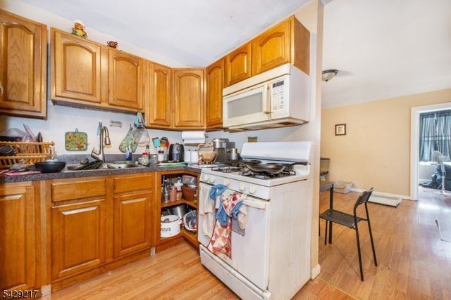 223 Martin Luther King Jr Dr, Jersey City, NJ 07305