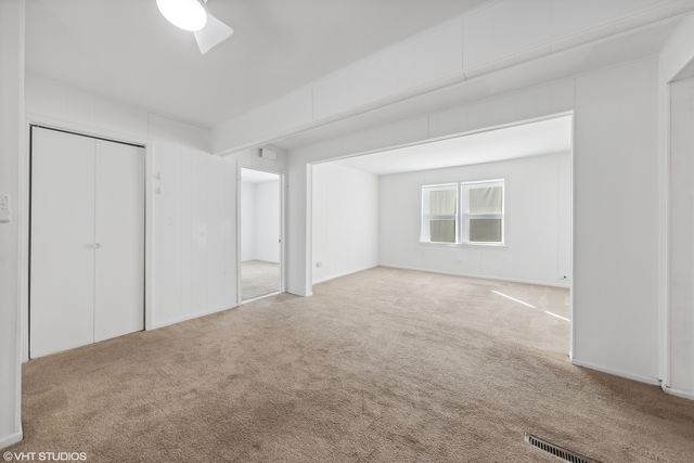 9518 S 53rd Avenue 2, Oak Lawn, IL 60453