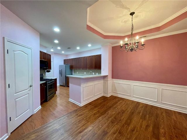 212 Glens Loop, Woodstock, GA 30188