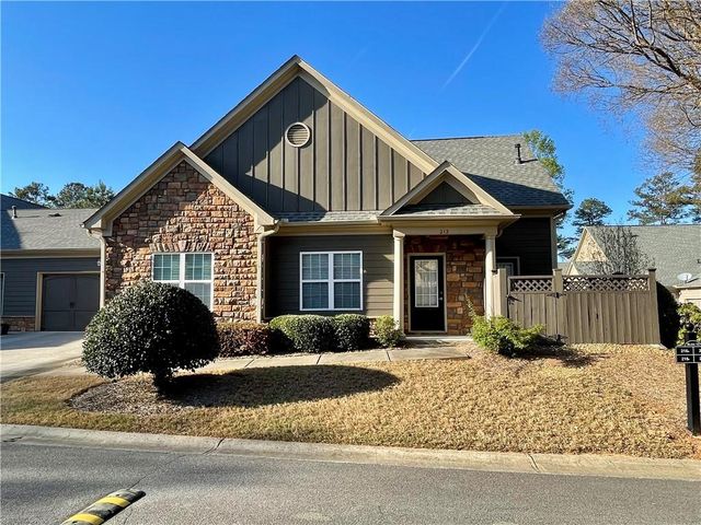 212 Glens Loop, Woodstock, GA 30188