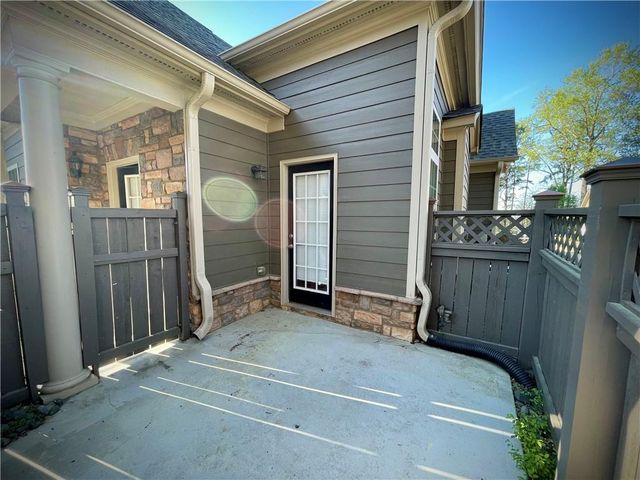 212 Glens Loop, Woodstock, GA 30188