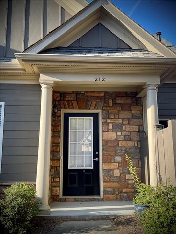 212 Glens Loop, Woodstock, GA 30188