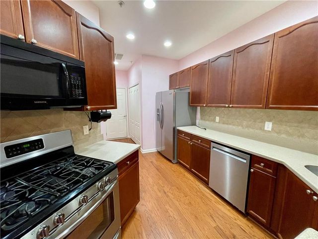 212 Glens Loop, Woodstock, GA 30188