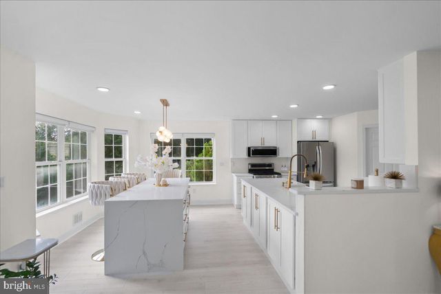 13 COTTONWOOD DR, Jackson, NJ 08527