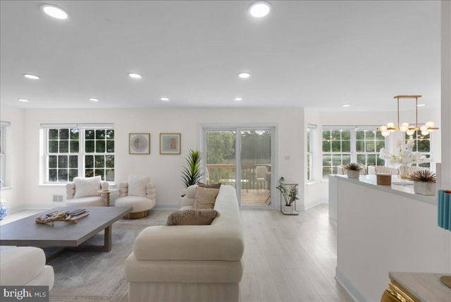 13 COTTONWOOD DR, Jackson, NJ 08527