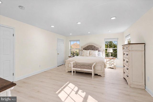13 COTTONWOOD DR, Jackson, NJ 08527