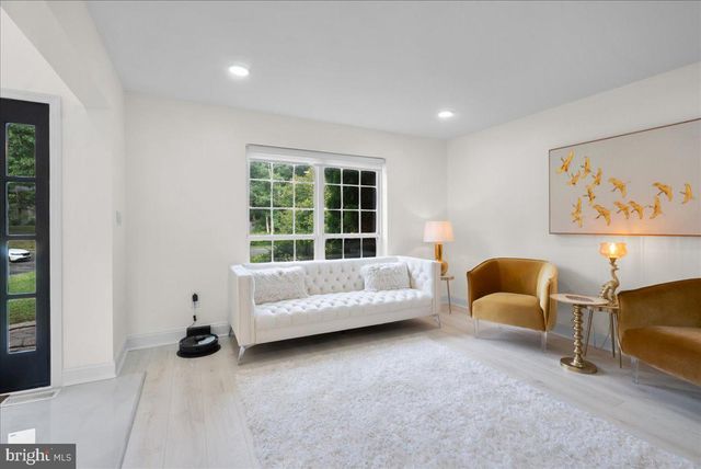 13 COTTONWOOD DR, Jackson, NJ 08527