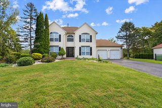 13 COTTONWOOD DR, Jackson, NJ 08527