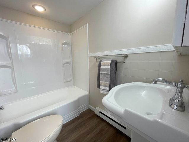 66 New York Ave, Jefferson Twp., NJ 07849