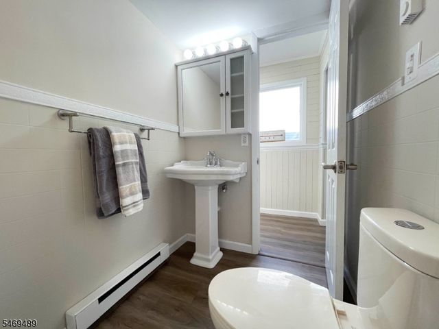 66 New York Ave, Jefferson Twp., NJ 07849